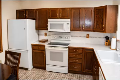 1636 6th Avenue SW #2, Rochester, MN 55902 - Photo 3