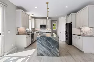 18001 Gleaming Ct, Lakeville, MN 55044 - Photo 11