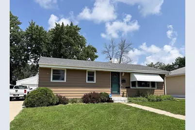 1911 4th Avenue NE, Austin, MN 55912 - Photo 1
