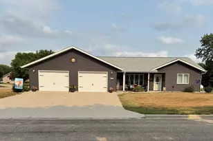 326 Rock River Dr, Edgerton, MN 56128 - Photo 1