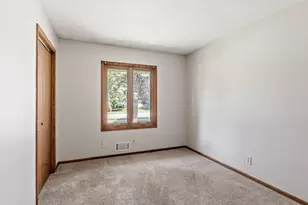 444 County Rd B E, Maplewood, MN 55117 - Photo 25