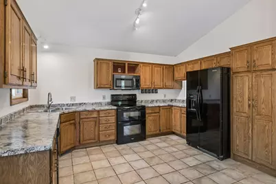 4635 Yorktown Lane N, Plymouth, MN 55442 - Photo 15