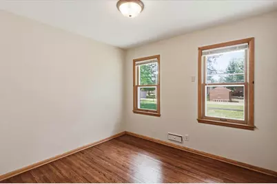 527 Morrison Street, Mora, MN 55051 - Photo 9