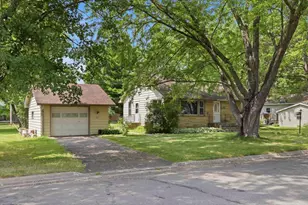527 Morrison St, Mora, MN 55051 - Photo 5