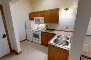 542 Benson Ave SW, Willmar, MN 56201 - Photo 5