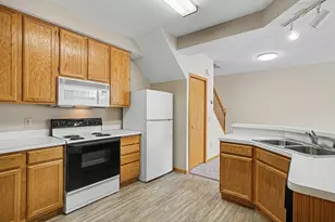 15345 Greenhaven Ln, Burnsville, MN 55306 - Photo 7