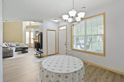 3033 Chamberlain Street N #4, Maplewood, MN 55109 - Photo 11