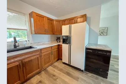511 E Front Street, Battle Lake, MN 56515 - Photo 11