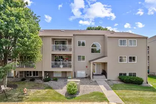 1225 Ferndale St N, Maplewood, MN 55119 - Photo 1