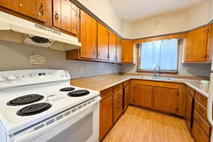 127 E Summit Ave, Fergus Falls, MN 56537 - Photo 9
