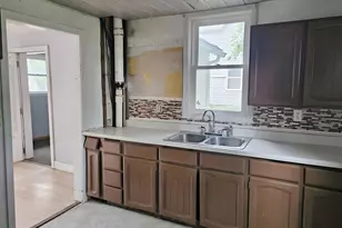 1009 11th Ave, Clarkfield, MN 56223 - Photo 3