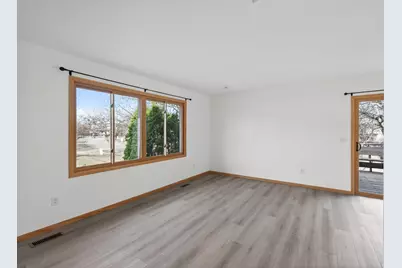 5127 84th Court N, Brooklyn Park, MN 55443 - Photo 7