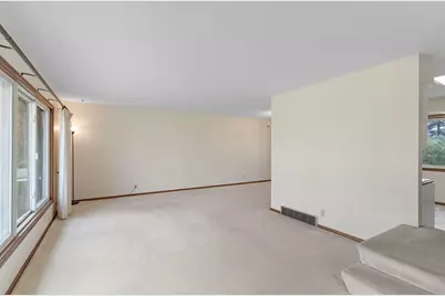 9908 Oxborough Road, Bloomington, MN 55437 - Photo 5