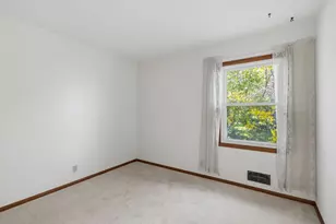 9908 Oxborough Rd, Bloomington, MN 55437 - Photo 27
