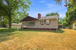 5719 Northport Dr, Brooklyn Center, MN 55429 - Photo 3