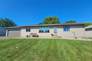 430 9th St E, Hector, MN 55342 - Photo 1