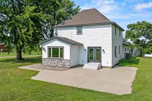 1683 390th St, Cottonwood, MN 56229 - Photo 9