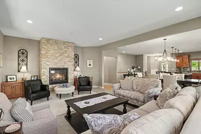 2047 Goodview Avenue N, Oakdale, MN 55128 - Photo 9
