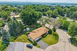 266 Cardinal Ct, Chaska, MN 55318 - Photo 45