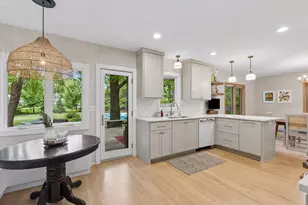 2237 Edgcumbe Rd, Saint Paul, MN 55116 - Photo 33
