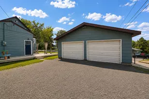 302 Mitchell St, Coleraine, MN 55722 - Photo 21
