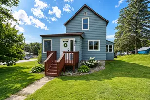 302 Mitchell St, Coleraine, MN 55722 - Photo 27