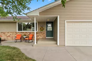 2682 5th St NW, New Brighton, MN 55112 - Photo 5