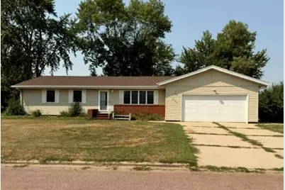 1992 Great Bend Boulevard, Windom, MN 56101 - Photo 1