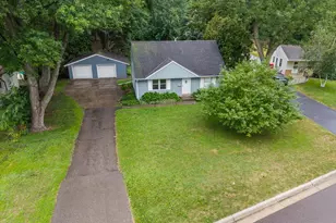 8236 Queen Ave S, Bloomington, MN 55431 - Photo 3