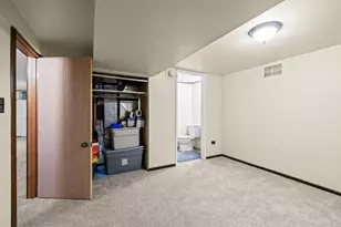 8236 Queen Ave S, Bloomington, MN 55431 - Photo 29