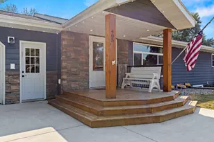 405 S Lake St, Hendricks, MN 56136 - Photo 3