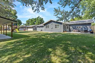 405 S Lake St, Hendricks, MN 56136 - Photo 5