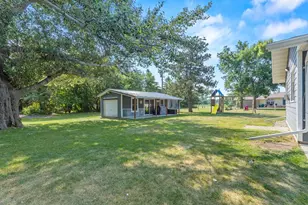 405 S Lake St, Hendricks, MN 56136 - Photo 7