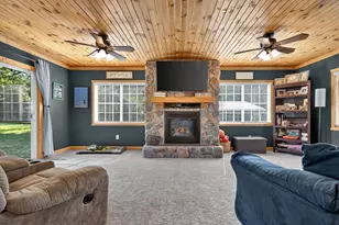 405 S Lake St, Hendricks, MN 56136 - Photo 27