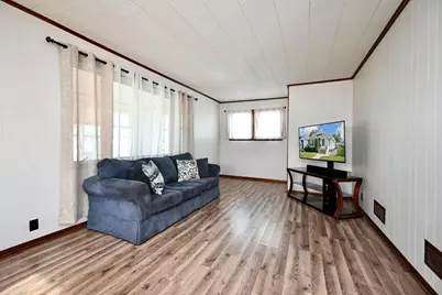 156 E Mark Street, Winona, MN 55987 - Photo 3