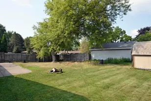 2775 Hilltop Ct, North Saint Paul, MN 55109 - Photo 23