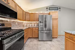 330 Creekview Ct, Baldwin, WI 54002 - Photo 11