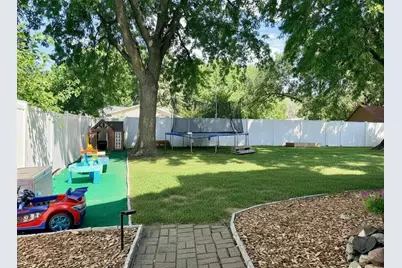 506 W Lake Avenue, Worthington, MN 56187 - Photo 9