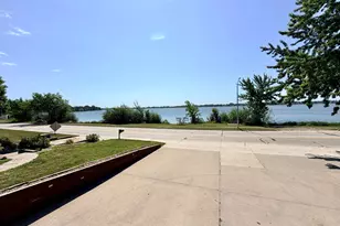 506 W Lake Ave, Worthington, MN 56187 - Photo 7