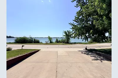 506 W Lake Avenue, Worthington, MN 56187 - Photo 7