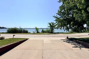 506 W Lake Ave, Worthington, MN 56187 - Photo 7