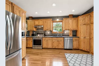 1024 Le Center Street, Le Center, MN 56057 - Photo 3