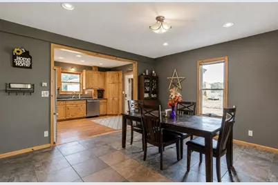 1024 Le Center Street, Le Center, MN 56057 - Photo 9