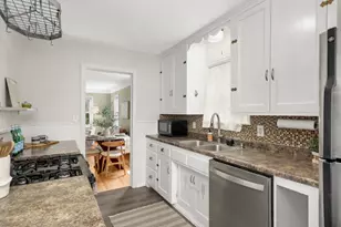 1385 Arona St, Saint Paul, MN 55108 - Photo 3