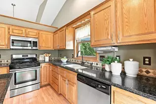 13525 Oakwood Dr, Rogers, MN 55374 - Photo 9