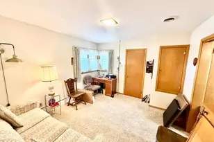 819 E Meadow Ln, Redwood Falls, MN 56283 - Photo 9