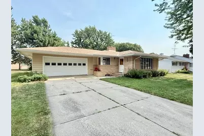 819 E Meadow Lane, Redwood Falls, MN 56283 - Photo 3