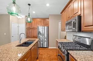7745 Madelyn Creek Dr, Victoria, MN 55386 - Photo 5