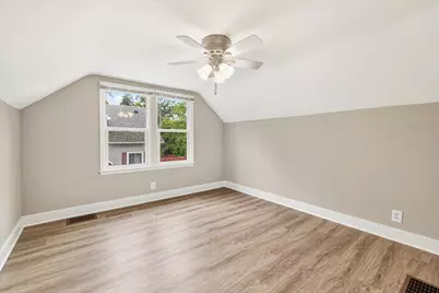 725 4th Avenue SW, Hutchinson, MN 55350 - Photo 9