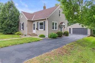 725 4th Ave SW, Hutchinson, MN 55350 - Photo 1